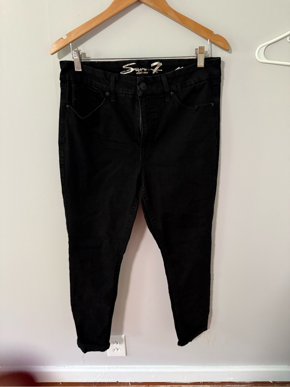 Black Women’s Slim Stretch Jeans